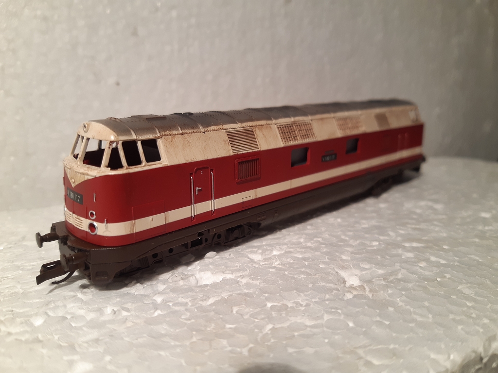 BR 118 117 DR gealtert und Umnummeriert auf Basis Piko TT