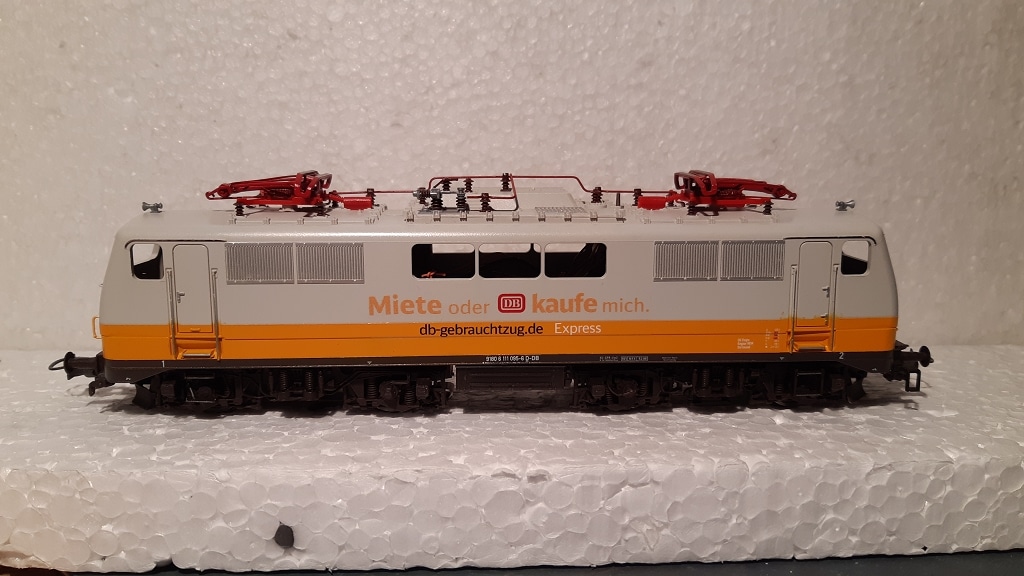 BR 111 095 DB Gebrauchtzug Miete oder kaufe mich Lufthansadesign auf Basis Fleischmann H0