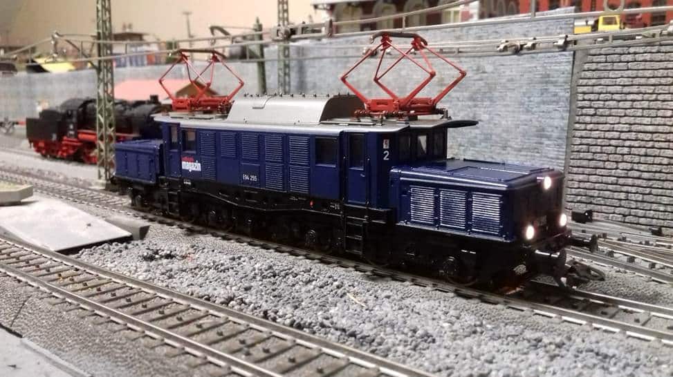 E94 Märklin Krokodil als kobaltblaue Version Märklin Magazin E94 255