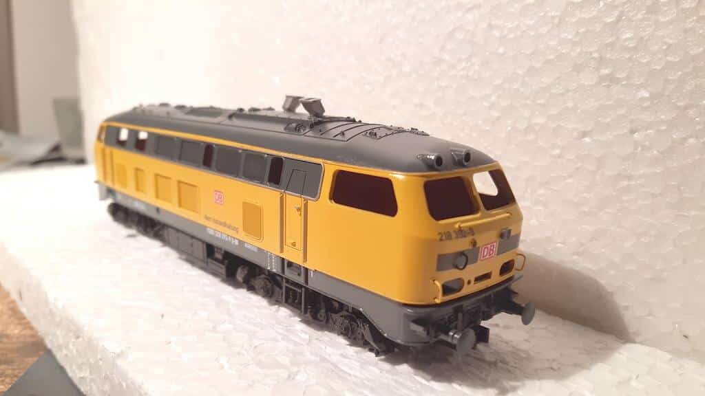BR 218 392 DB Netz Instandhaltung auf Basis Fleischmann H0 mit Kameramodul