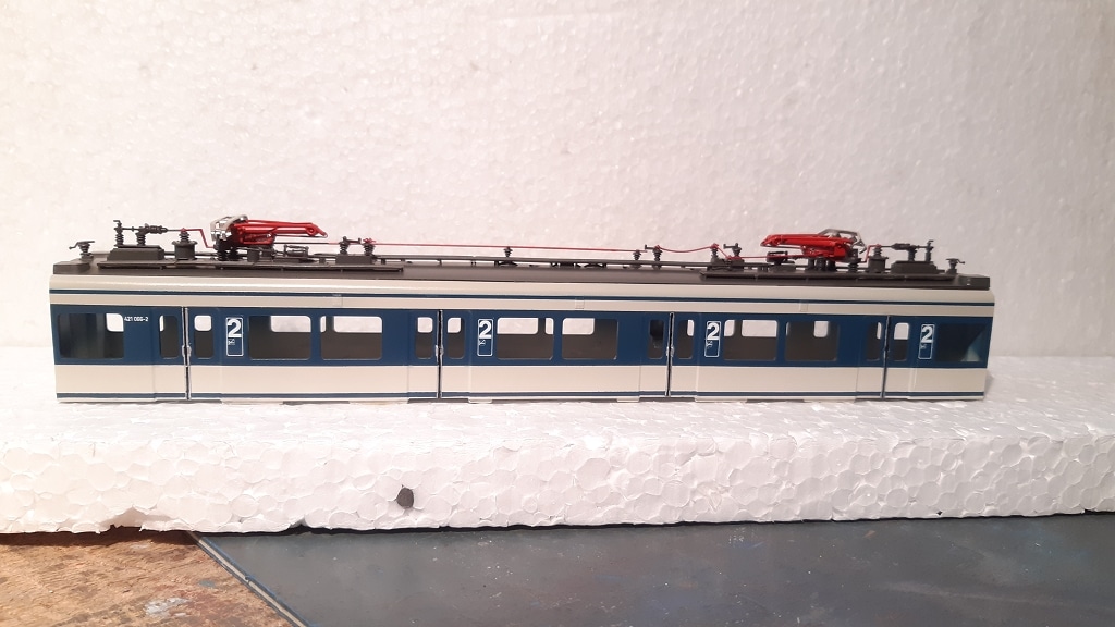 S-Bahn München Umlackierung BR 421 066 von Orange in Blau H0