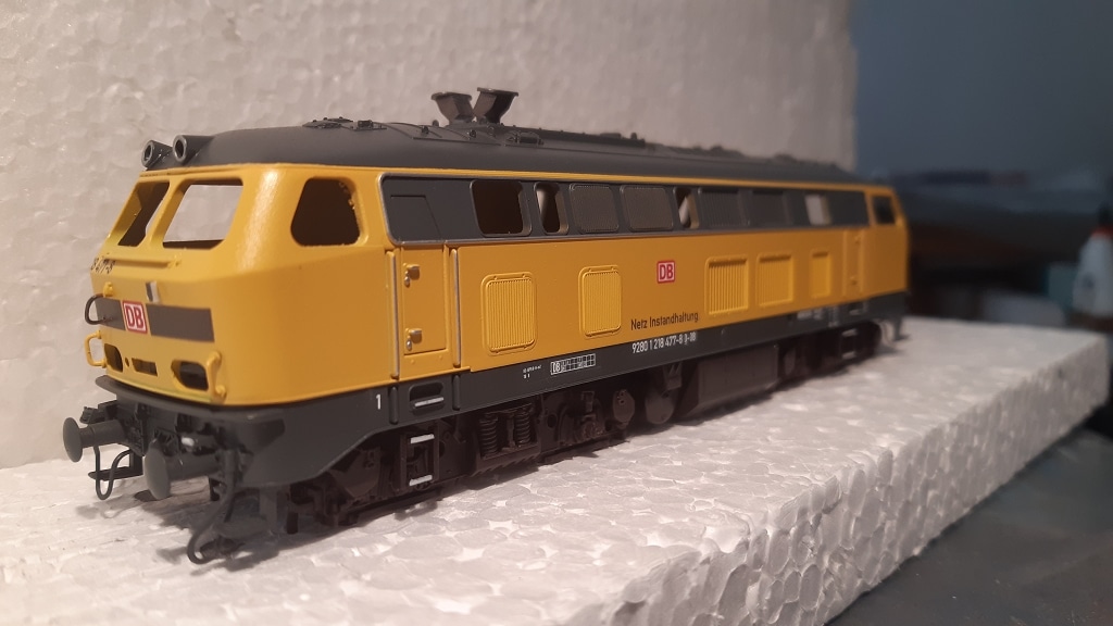 BR 218 477 DB Netz Instandhaltung auf Basis Fleischmann H0 mit Umbauten