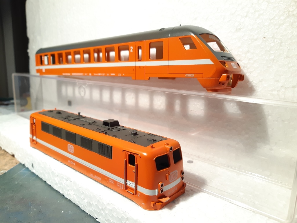 BR 141 237 und Steuerwagen passend zu den Eurofima Waggons aus den 90er Jahren Basis Fleischmann / Roco