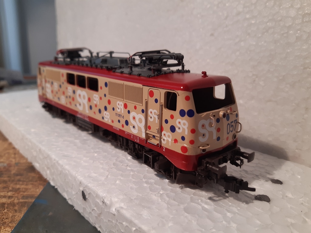 BR 111 057 Smart Rail auf Basis Fleischmann H0