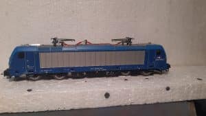 BR 187 930 SRI Rail Invest Umarbeitung von Panel Lord of Rails LTE auf Sicken in HO Basis Piko