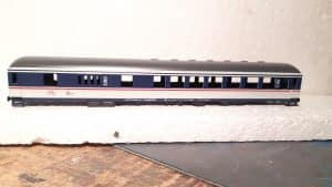 TRI Halbgepäckwagen auf Basis Roco H0 Längenmaßstab 1:100